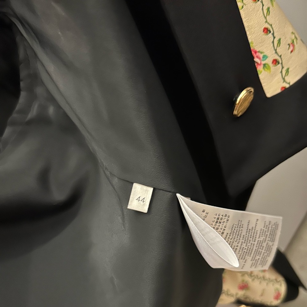 AUTHENTIC Women’s Gucci Runway Jacket with Rosette and Tiger Details SZ 44